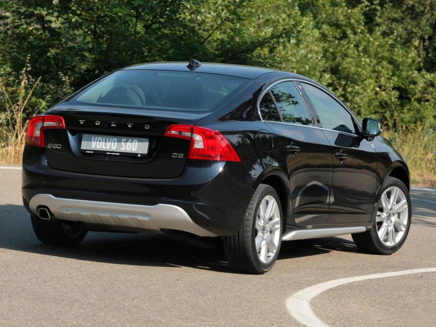  Volvo S60 D3 2010 года  (фото 13 из 17)
